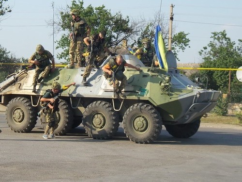 Contact group on Ukraine supports establishment of security zone in Donbass - ảnh 1